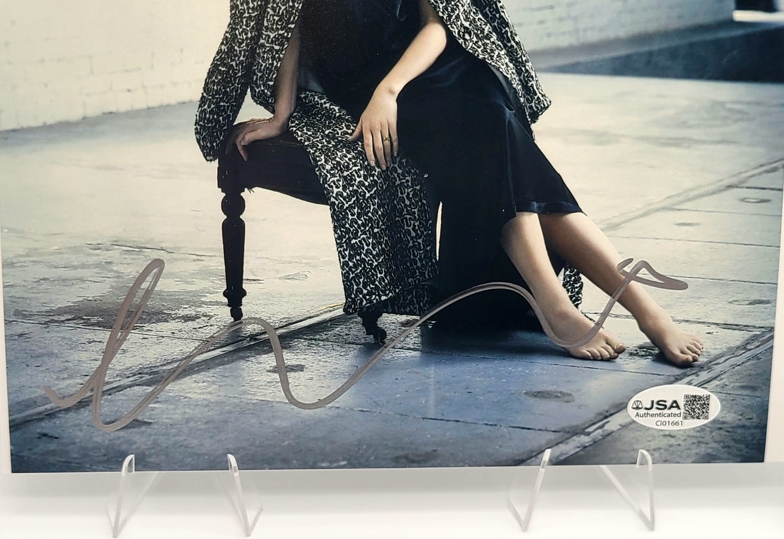 Cate Blanchett Autographed 8×10 Photo – JSA COA – Authentic Movie Star Signature