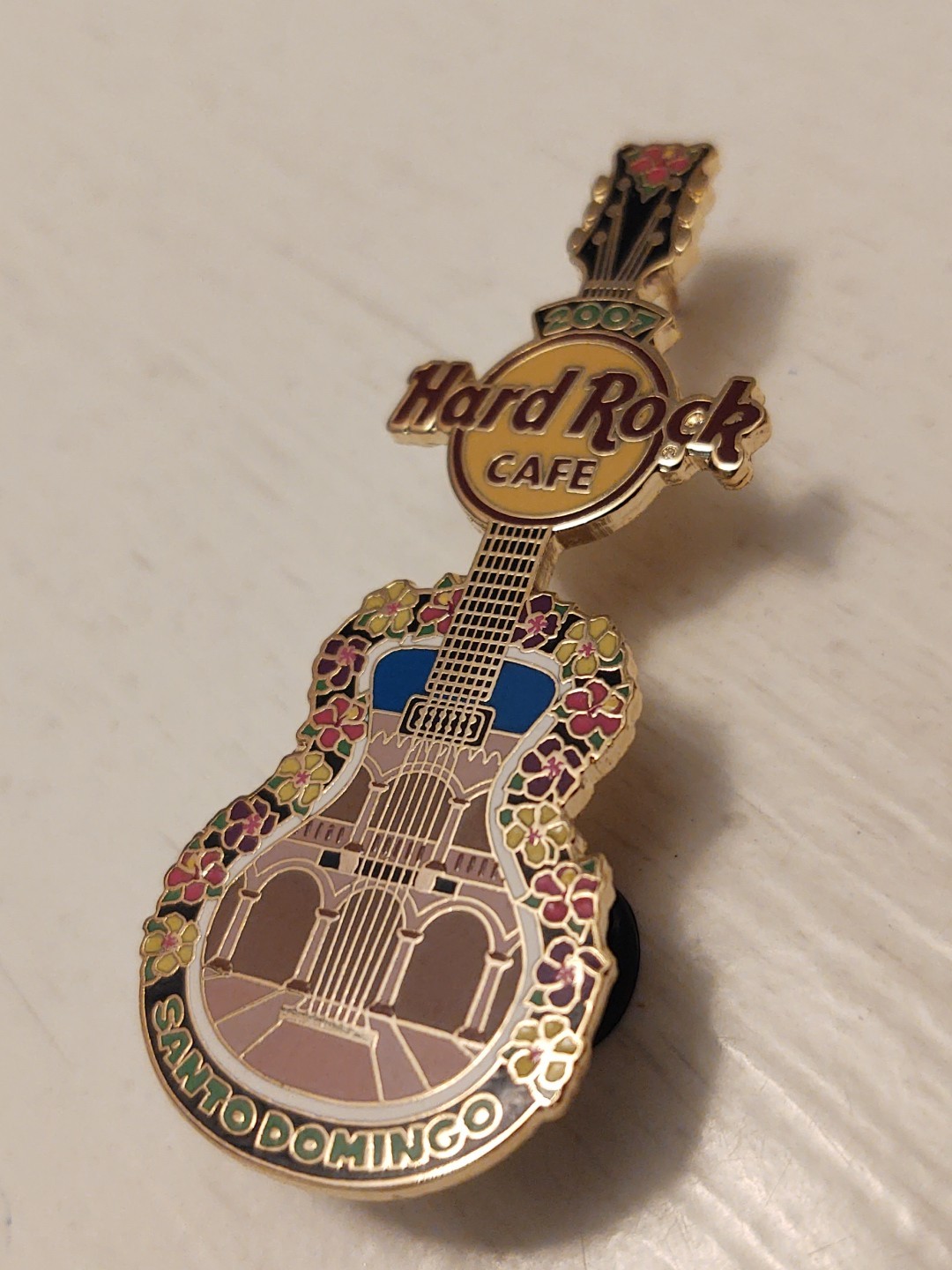 Hard Rock Cafe Santo Domingo Historic Bldg Floral Garland LE300 Guitar Pin