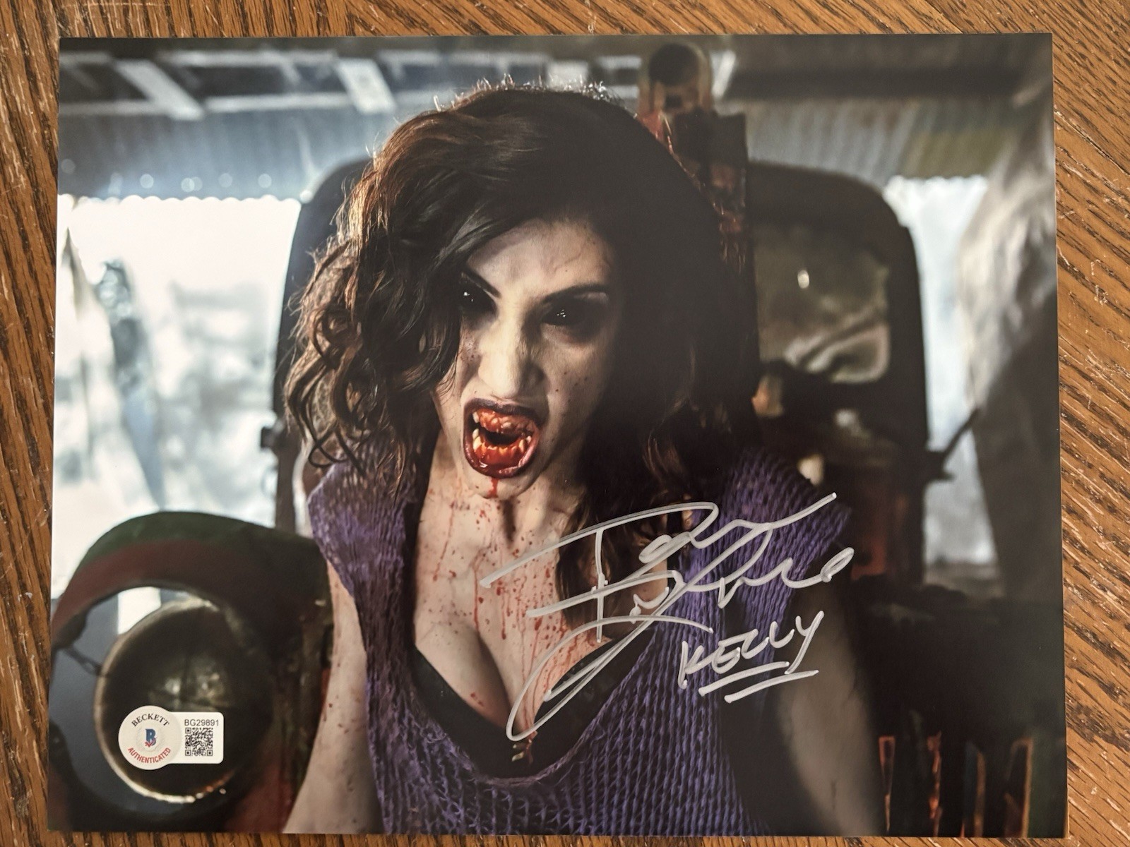 DANA DeLORENZO Ash vs Evil Dead signed auto 8×10 “Kelly Maxwell” Beckett Coa