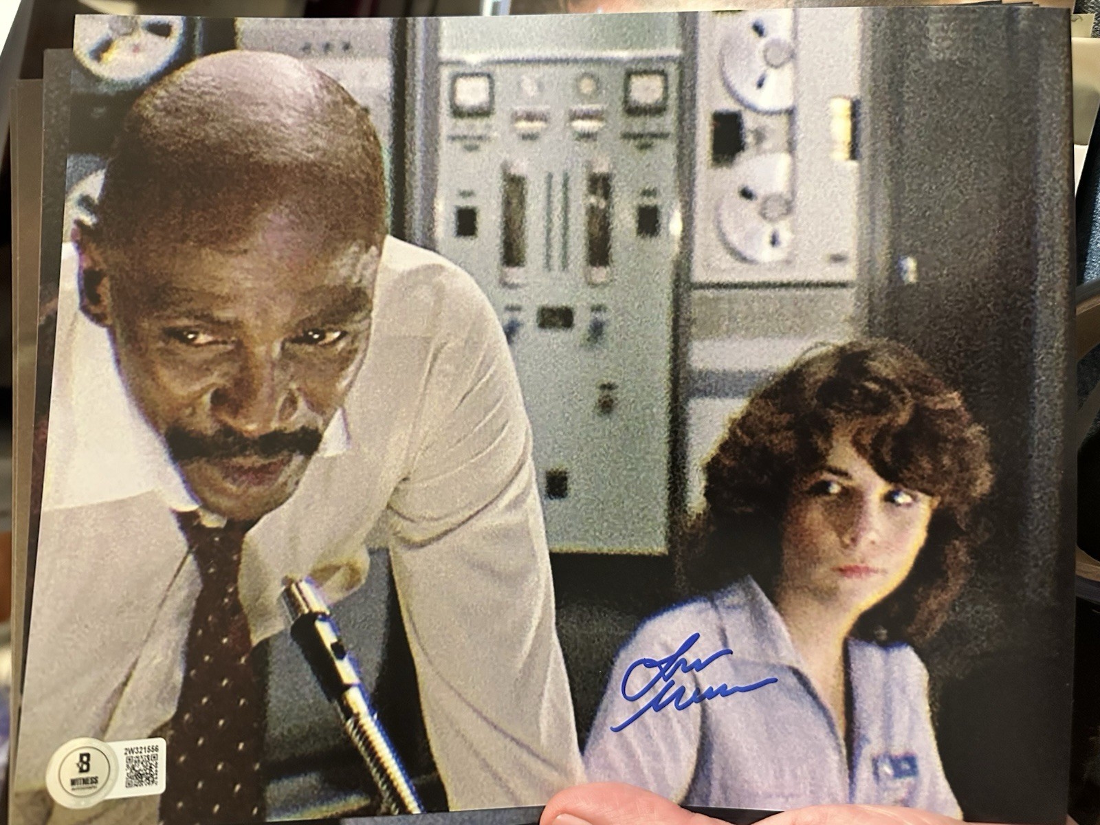 Beckett certified Signed photo 8×10 Lisa Maurer Jaws 3 The Warriors Lizzies