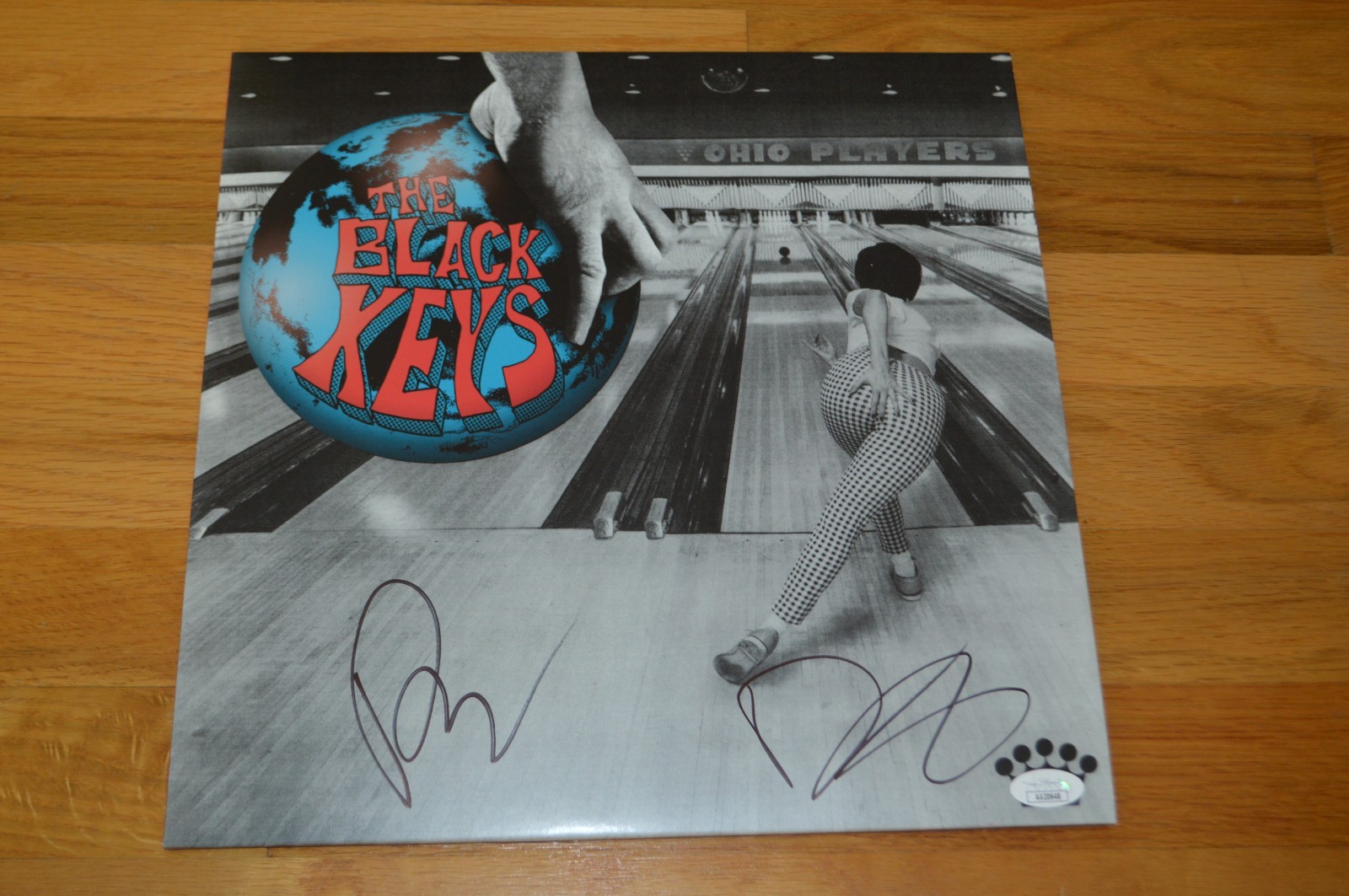 Black Keys ~ Pat Carney /Dan Auerbach Autographed “Ohio Players” LP with JSA COA