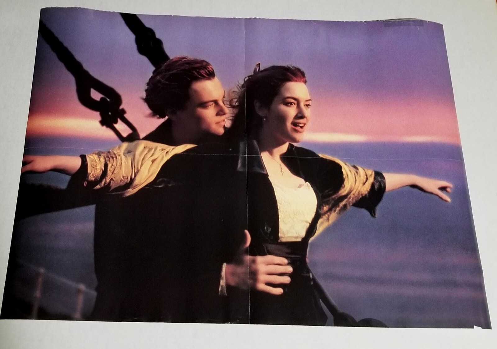 1997 Titanic Movie Scene Poster Front Ship Kiss 19×26 Leonardo DiCaprio vtg RARE