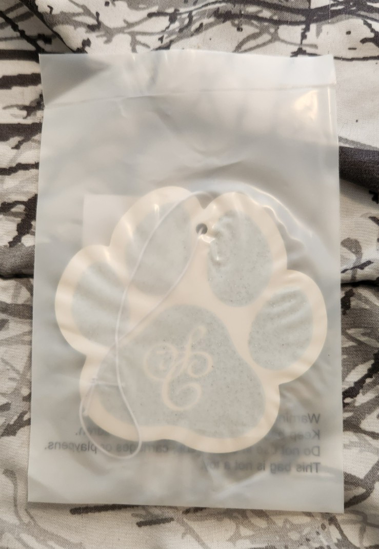BRAND NEW! Sabrina Carpenter Man’s Best Friend Paw Print Pineapple Air Freshener