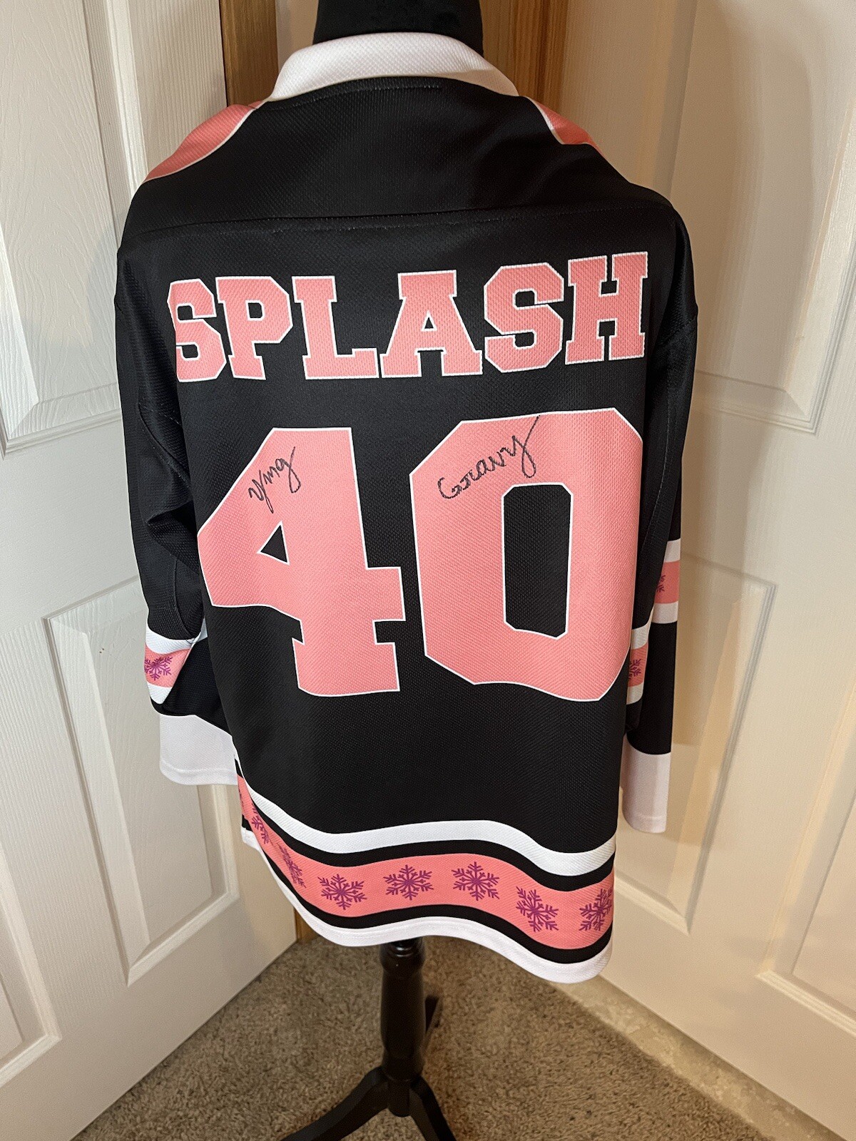 YUNG GRAVY SIGNED HOCKEY JERSEY RARE MERCH MENS M MEDIUM AUTOGRAPH RARE