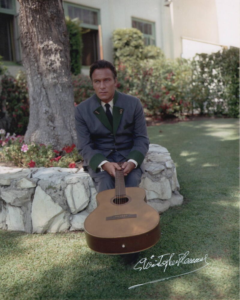 CHRISTOPHER PLUMMER SIGNED AUTOGRAPH 8X10 PHOTO GEORG VON TRAPP SOUND OF MUSIC
