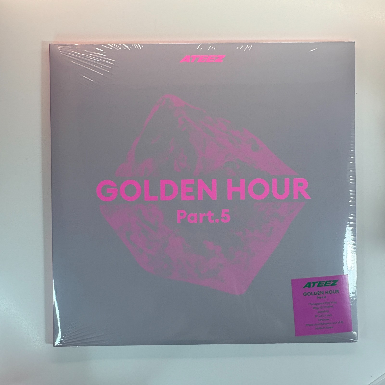 [ATEEZ] GOLDEN HOUR : Part.5 ‘BAD’ Pink Vinyl (Limited) – 1Vinyl + 1PC + 8Poster