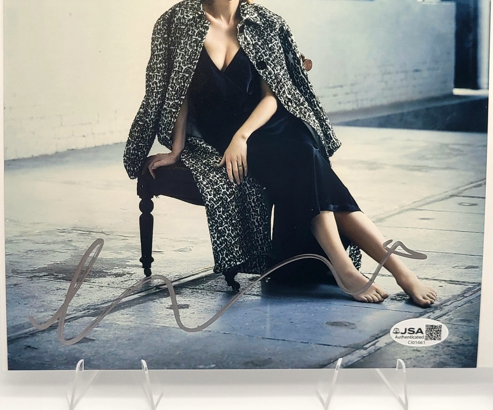 Cate Blanchett Autographed 8×10 Photo – JSA COA – Authentic Movie Star Signature