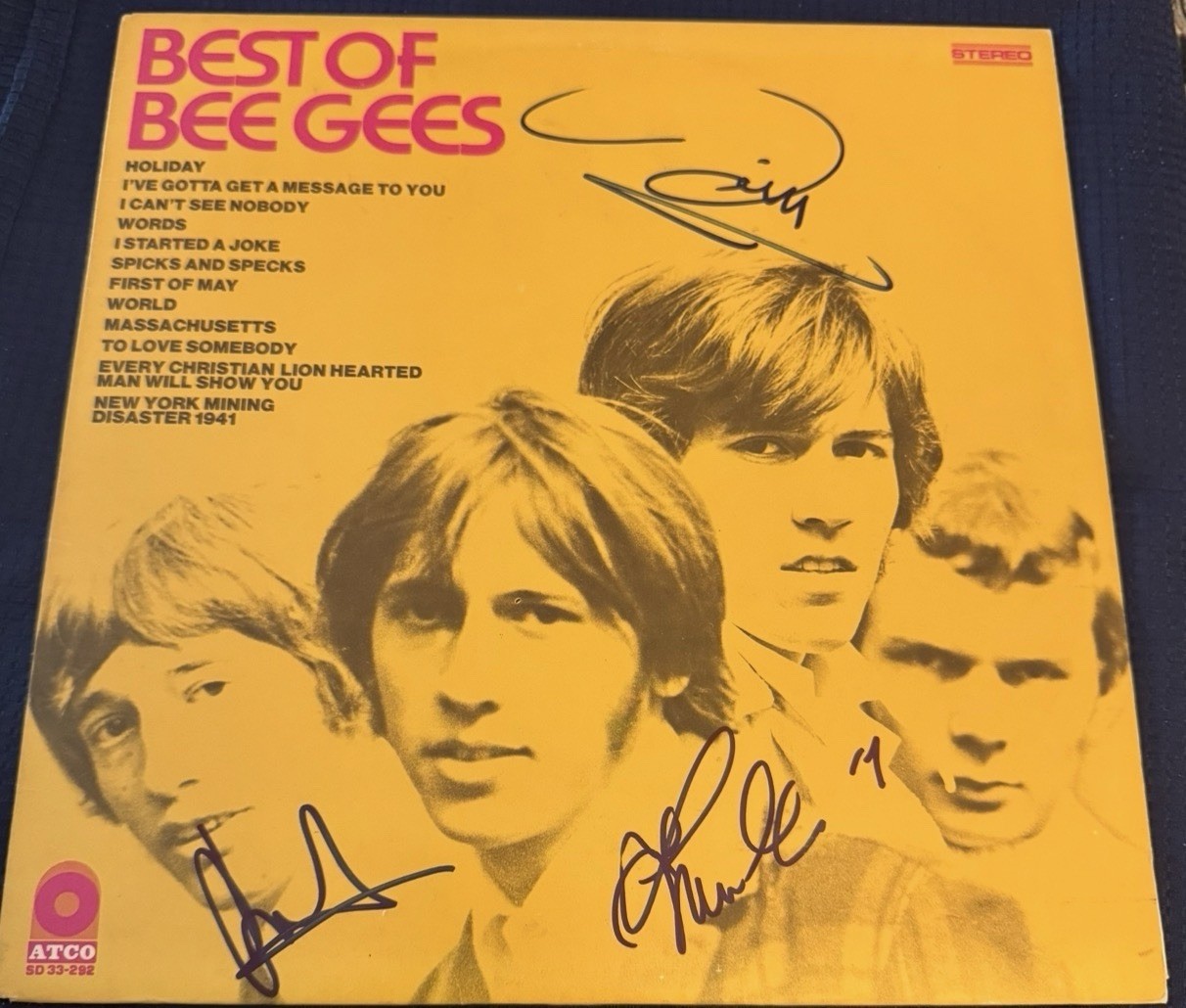 THE BEE GEES Signed/Auto By All 3 Best Of The Bee Gees Album PSA/DNA LOA🔥