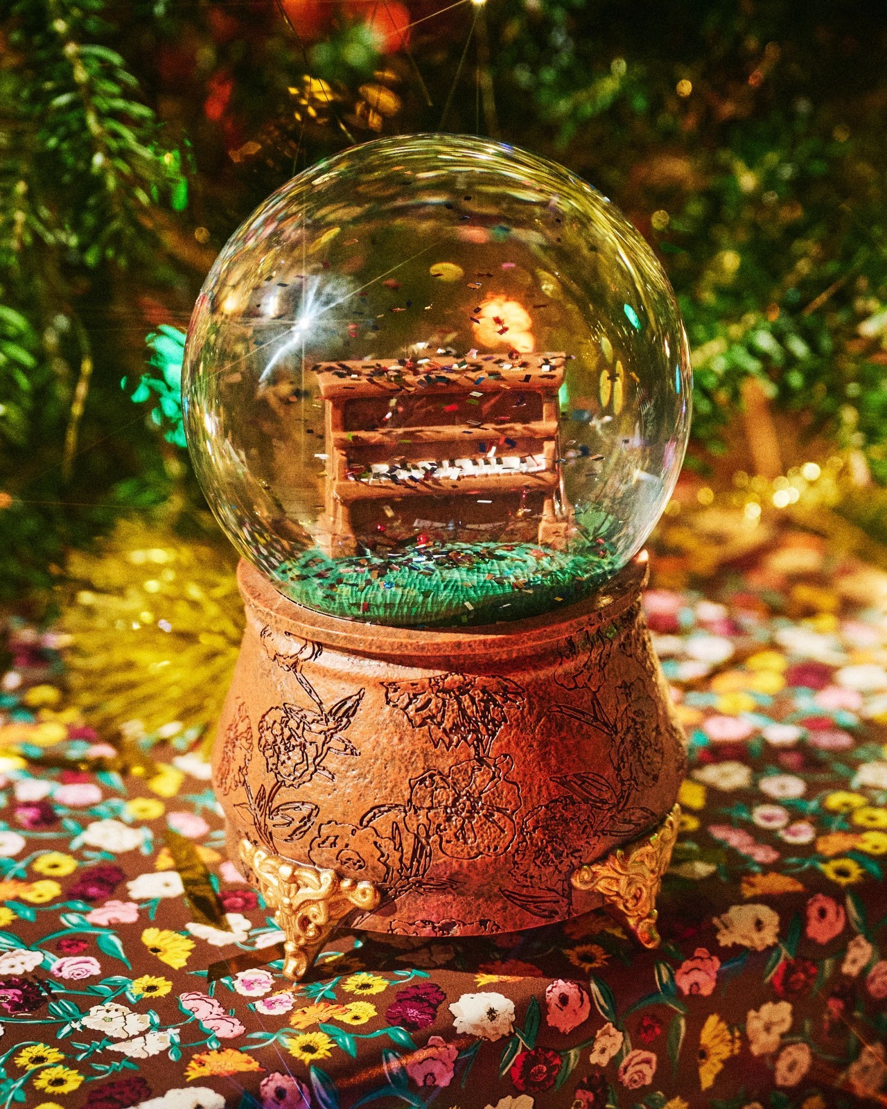 Taylor Swift Snow Globe – The Eras Tour Acoustic Piano Ornament! Exclusive, New!