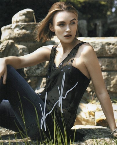 Autographed Keira Knightley 8×10 Photo Signed with COA