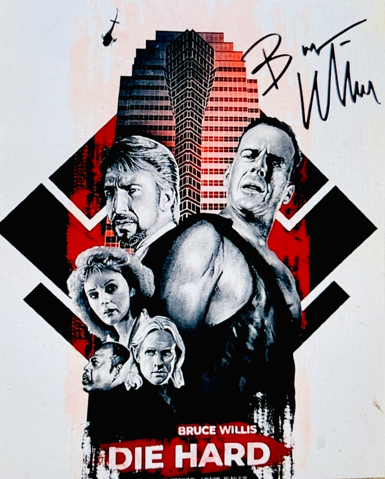 Bruce Willis Signed•Autographed 8X10•1988•*DIE HARD* COLOR Autographed w/ COA