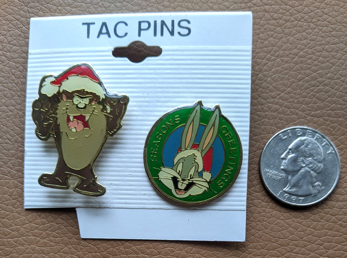 VTG NEW 90s TAZ BUGS BUNNY LOONEY TUNES HOLIDAY SET BRASS ENAMEL LAPEL PIN-BACK