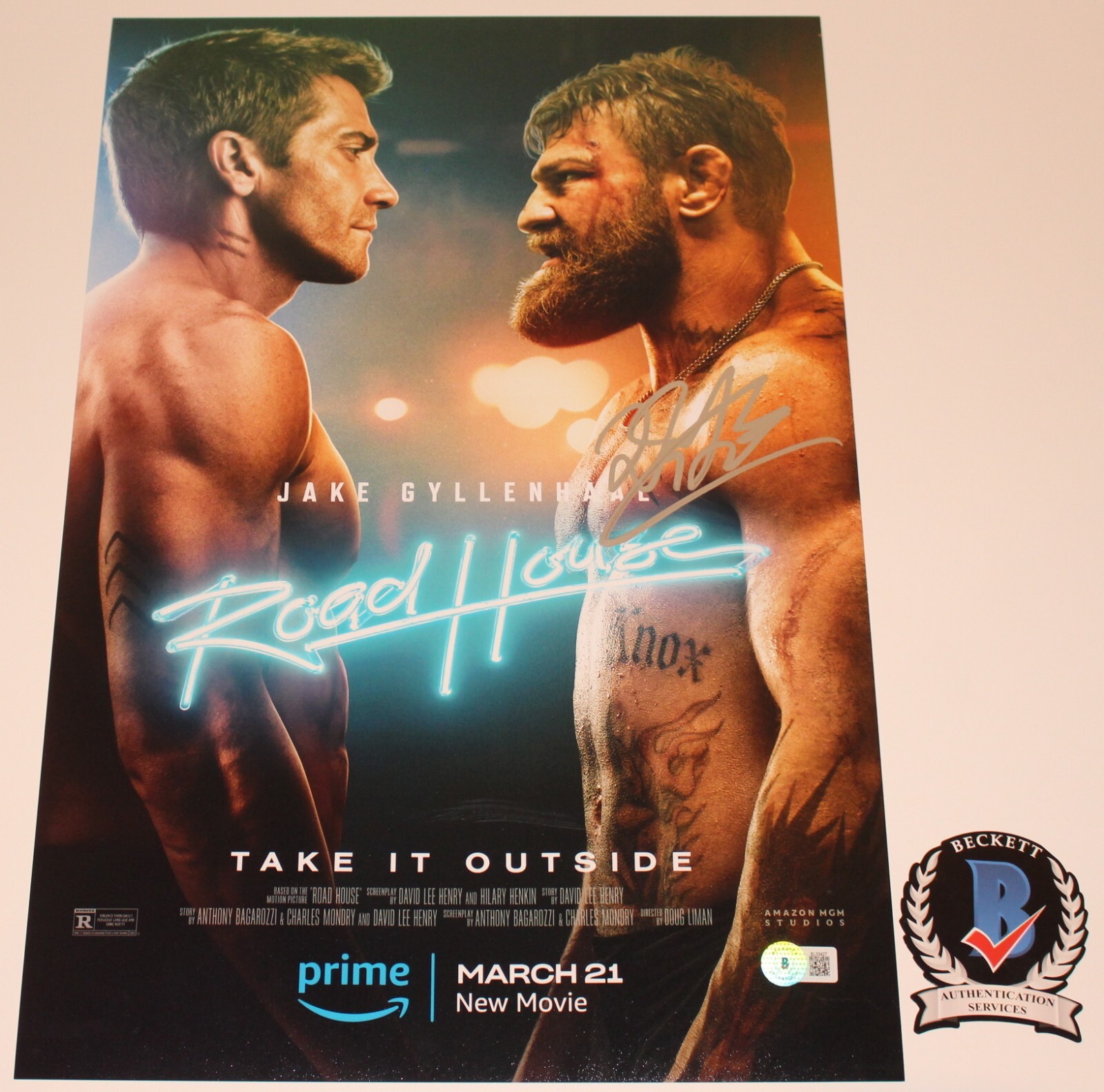 DIRECTOR DOUG LIMAN SIGNED ‘ROAD HOUSE’ 12×18 MOVIE POSTER 2024 FILM BECKETT COA