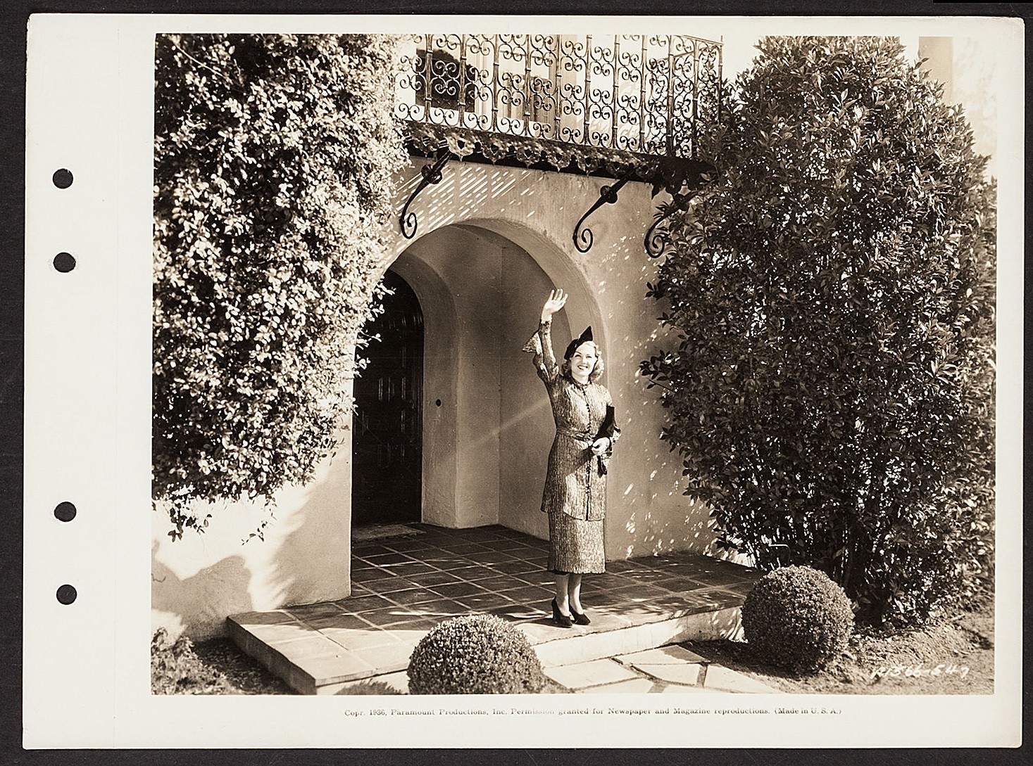1936 Vintage Grace Bradley Paramount Movie Starlet Keybook Photograph 8 x 11