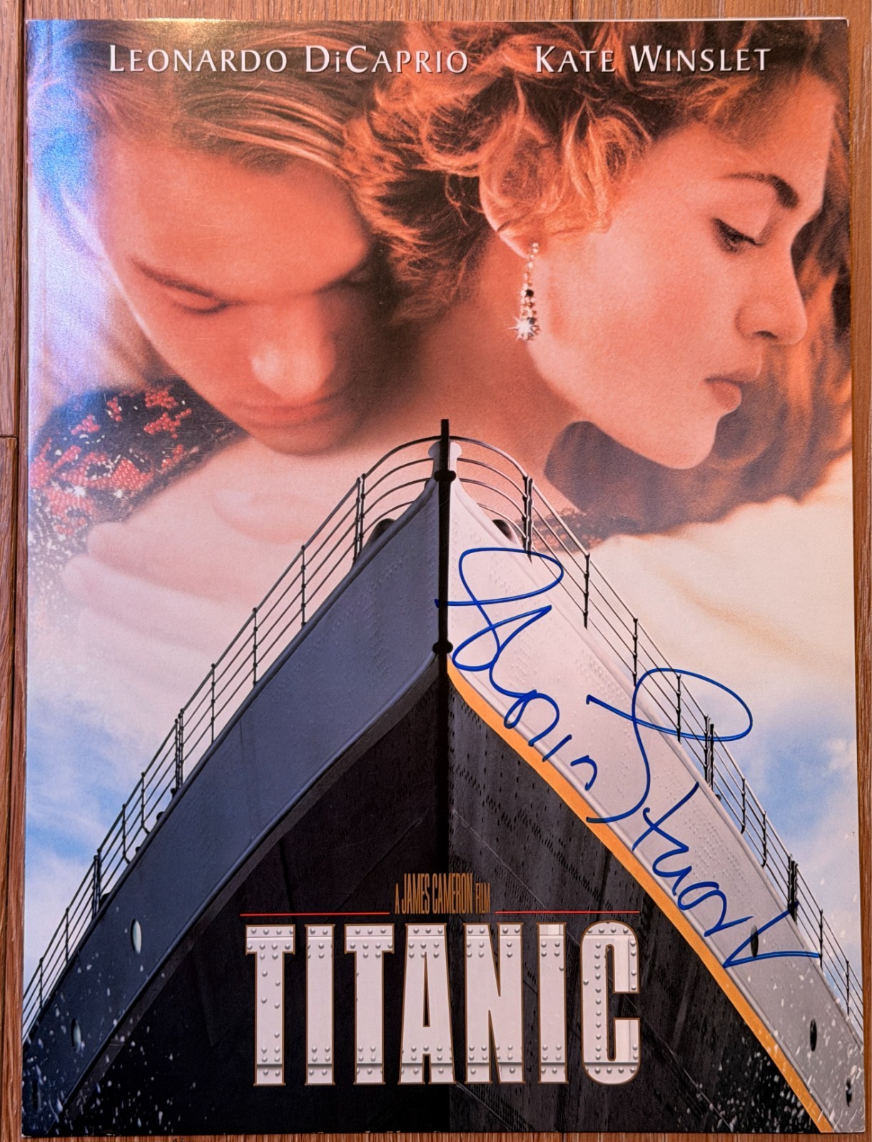 Titanic 1997 Original Rare Publicity Press Book Signed by Gloria Stuart