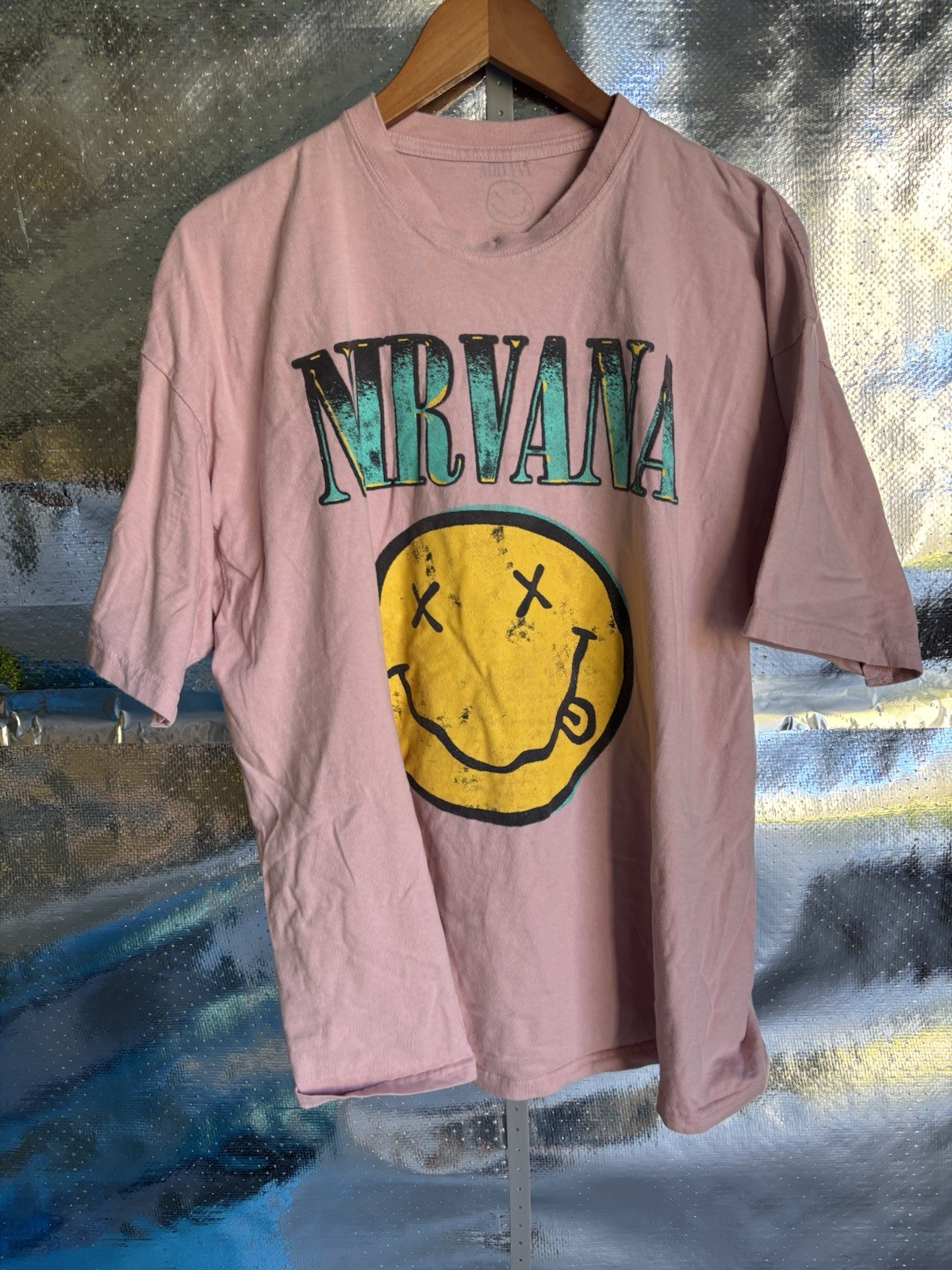 Nirvana Smiley Face Graphic T-Shirt Pink Size L Rock & Pop Music Tee