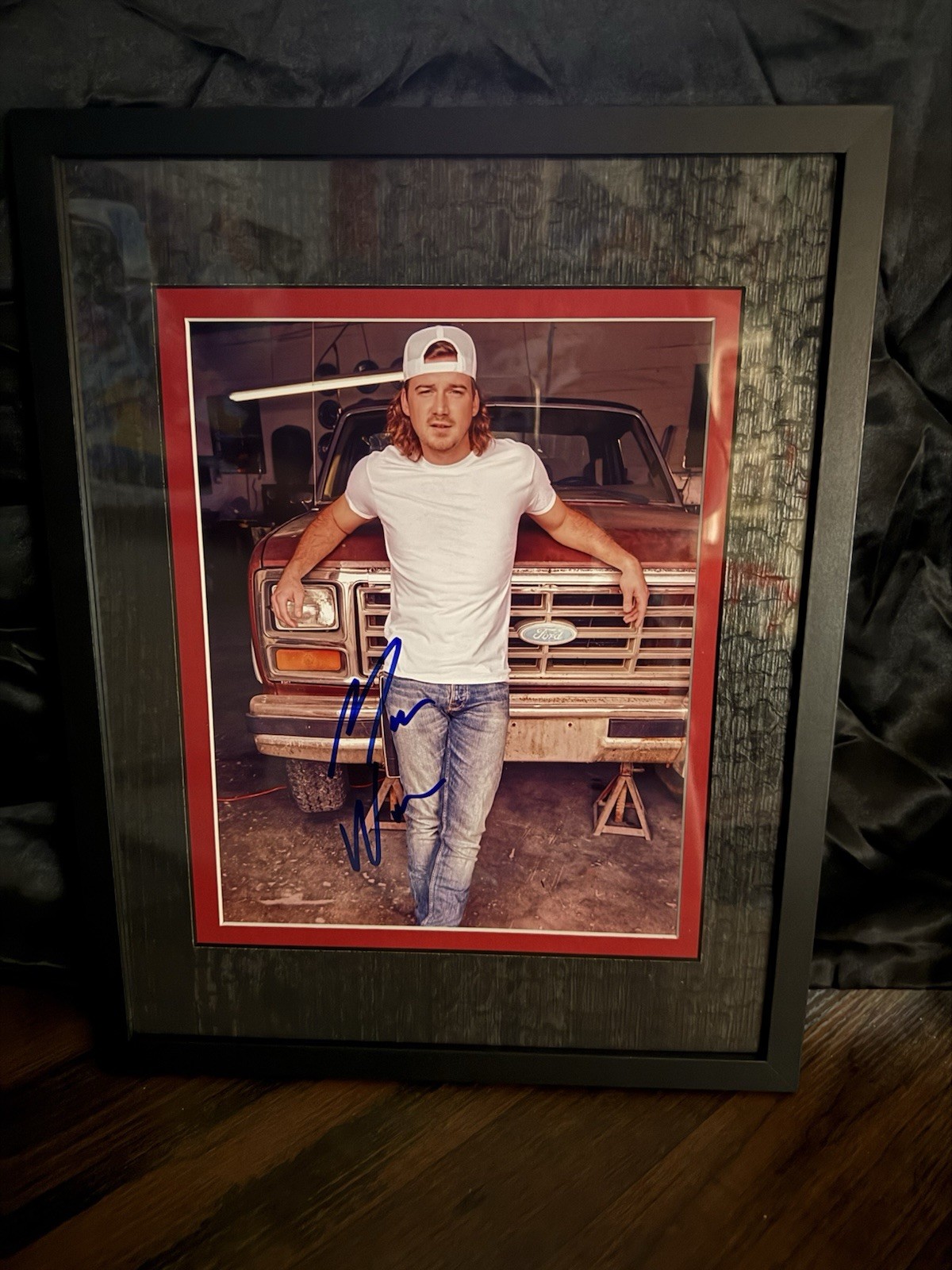 Morgan Wallen Signed 8×10 Matted/Framed Certied By Memorable Moments Ford
