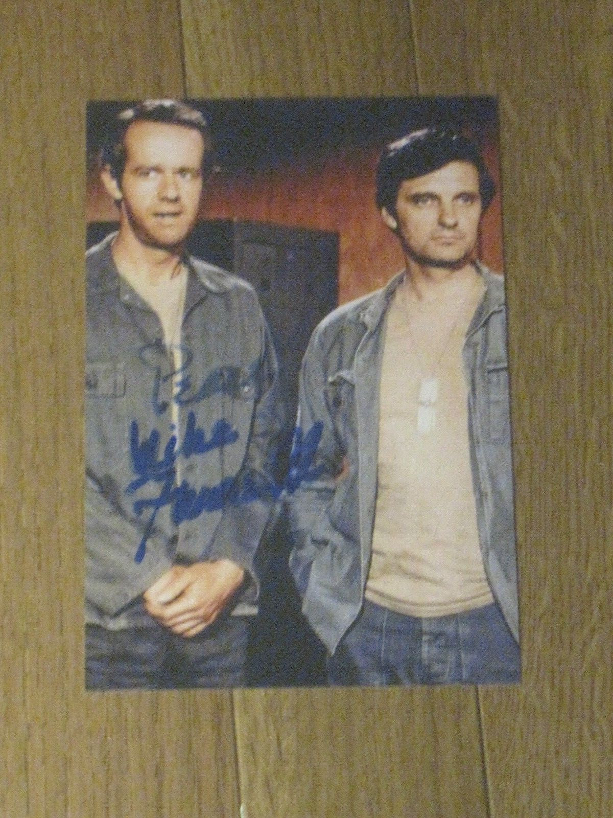 Actor MIKE FARRELL Signed 4×6 MASH Photo AUTOGRAPH 1E