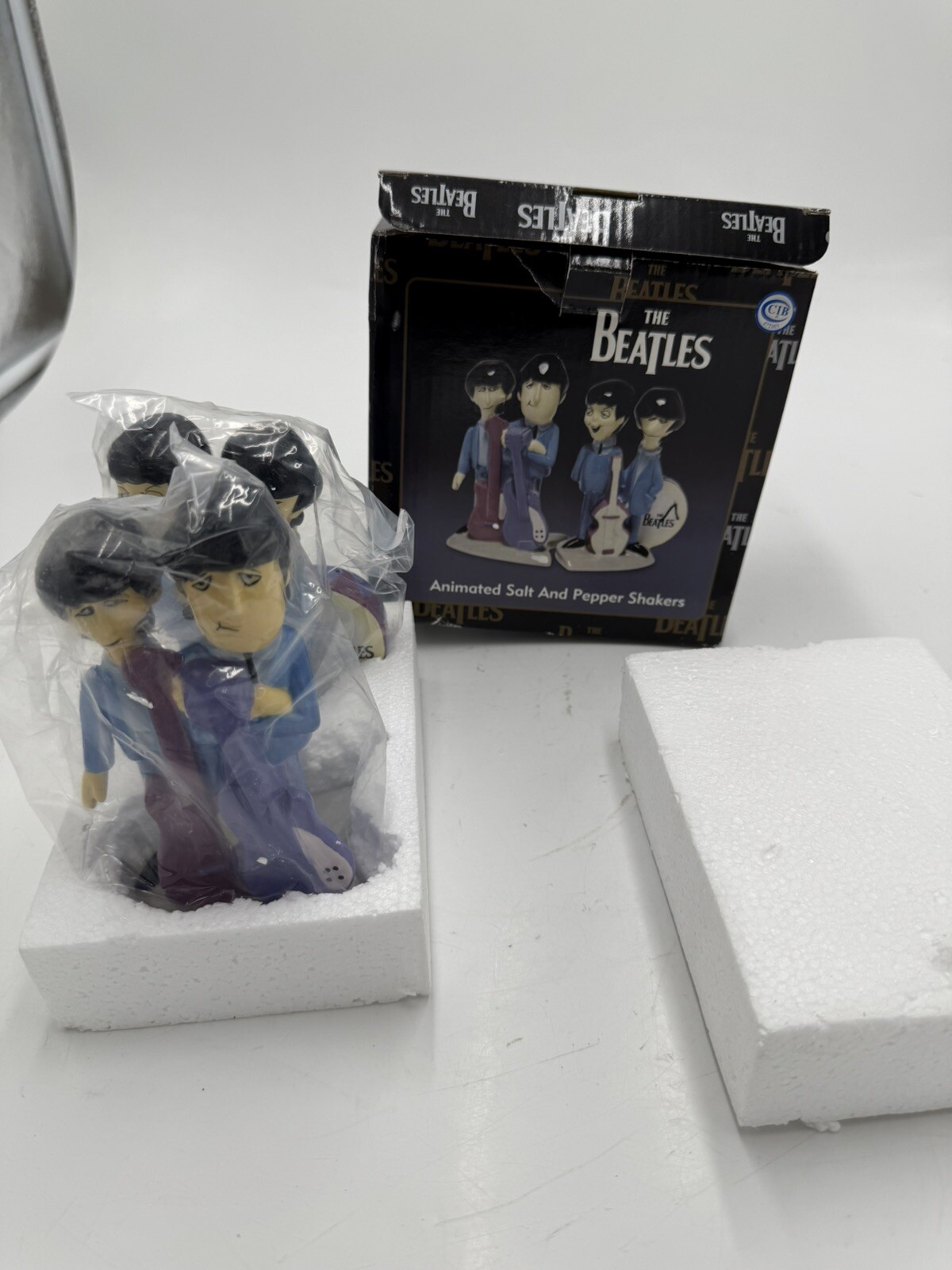 THE BEATLES animated salt and pepper shakers ~ Apple Corps New in BOX
