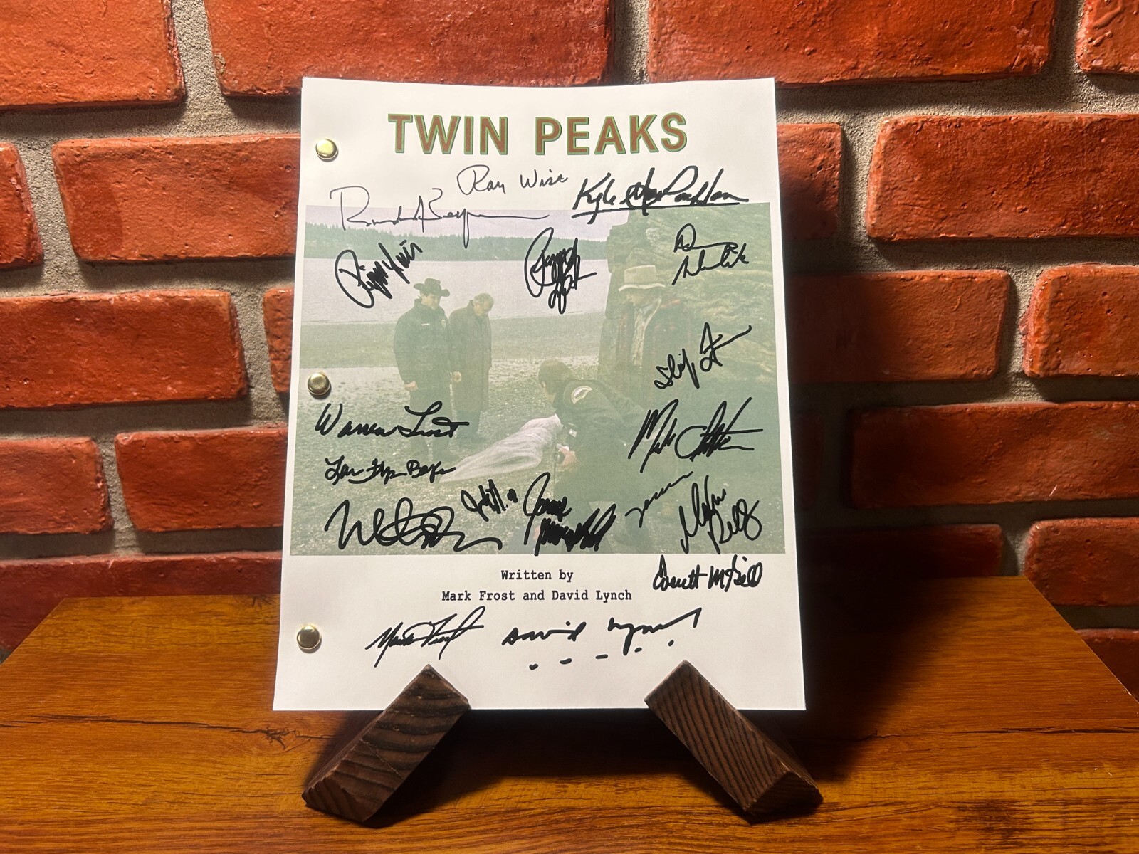 Twin Peaks Pilot Autographed Script Full Screenplay Reprint David Lynch