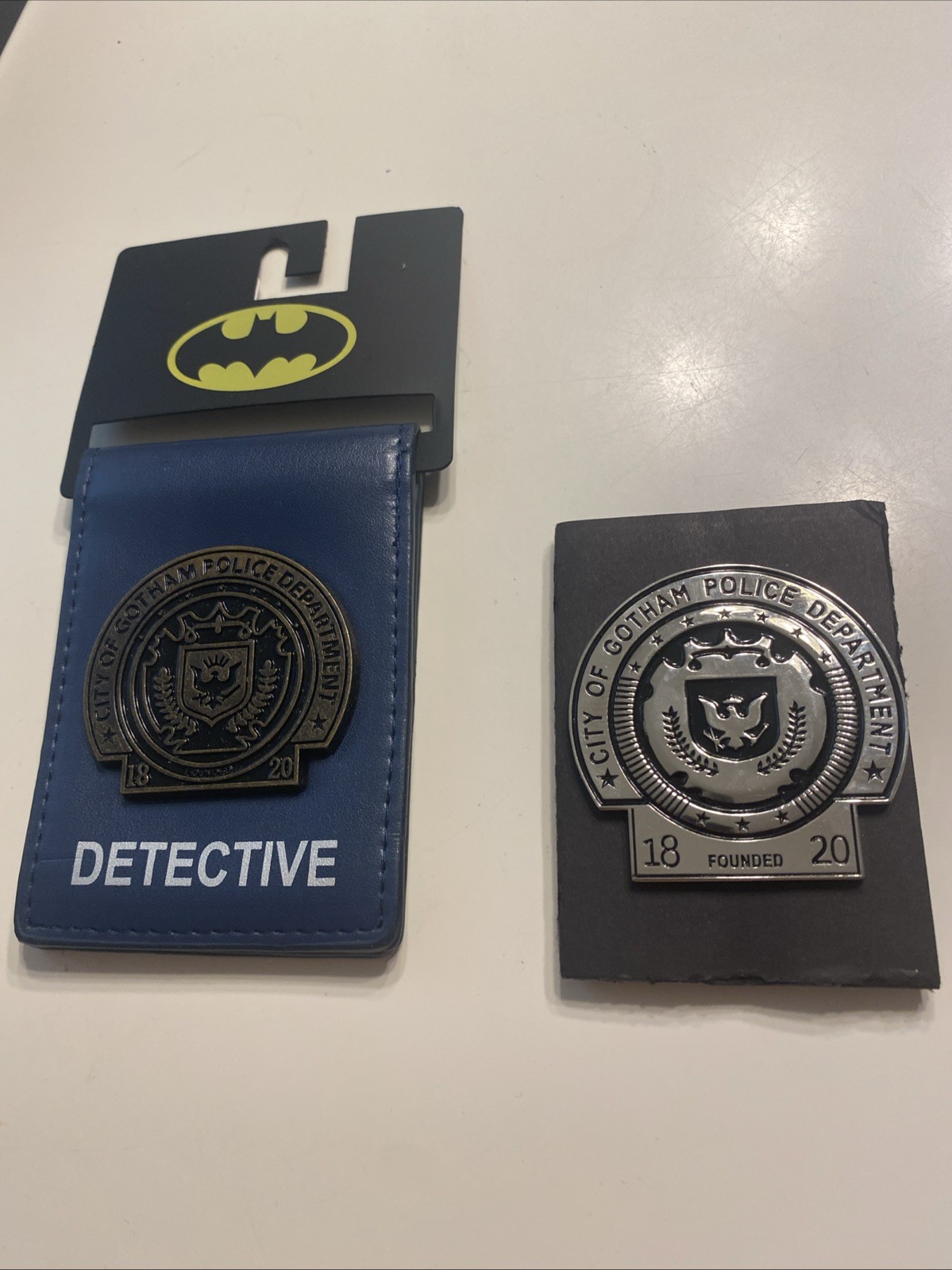 Batman) City Of Gotham PD Badge Metal Prop Replica DC New