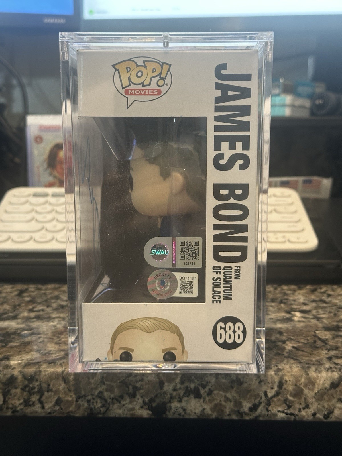 DANIEL CRAIG SIGNED AUTOGRAPH JAMES BOND FUNKO POP 688 BECKETT BAS COA 007
