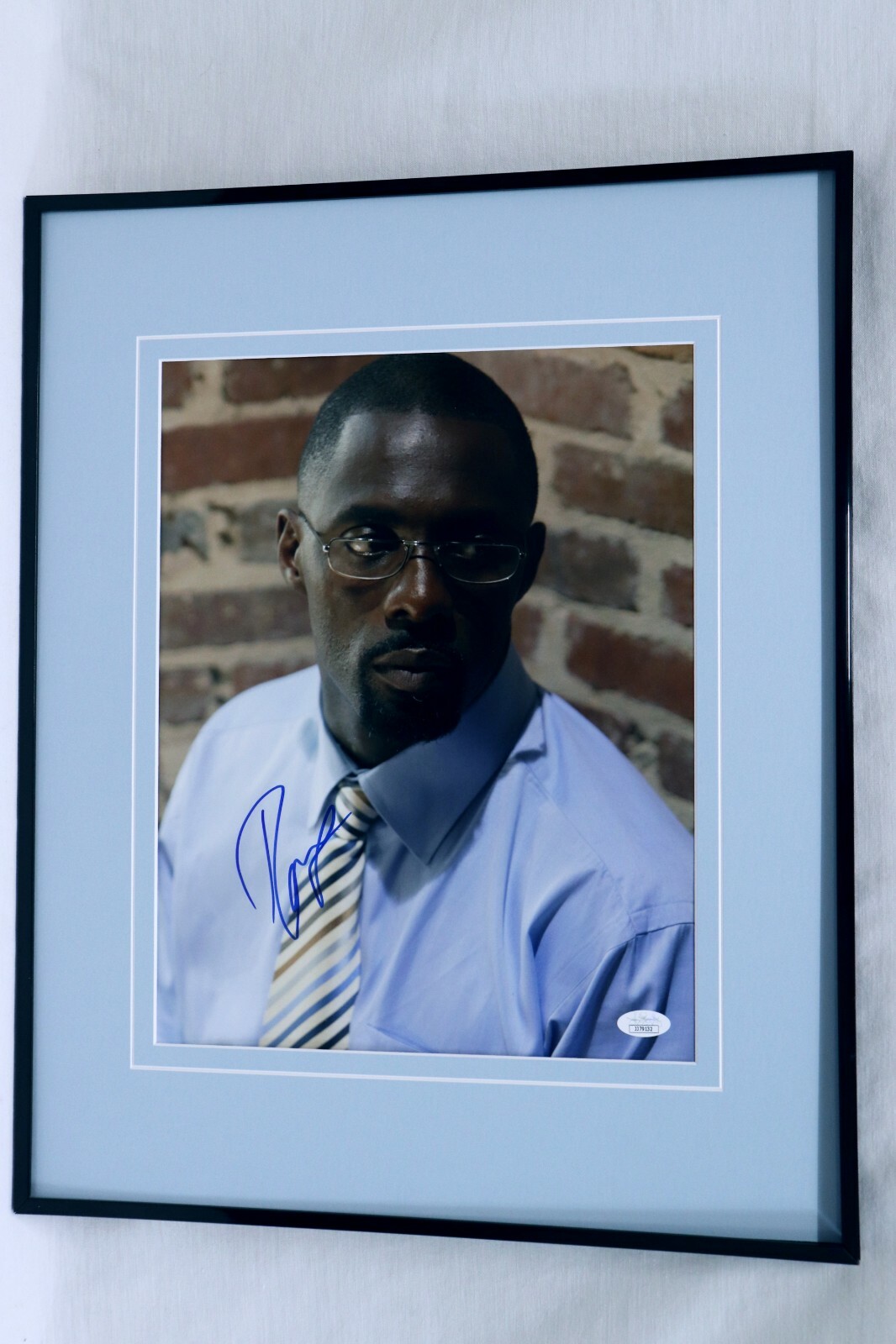 Idris Elba Signed Framed 16×20 Photo Display JSA The Wire Stringer Bell