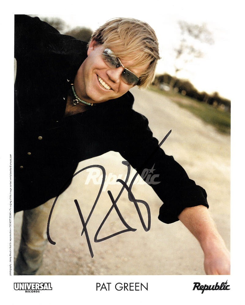 Pat Green signed Republic/Universal Records 8×10 Photo imperfect- JSA