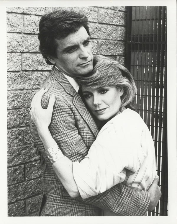 Falcon Crest 1980’s David Selby embracing Susan Sullivan Original 8×10 Photo