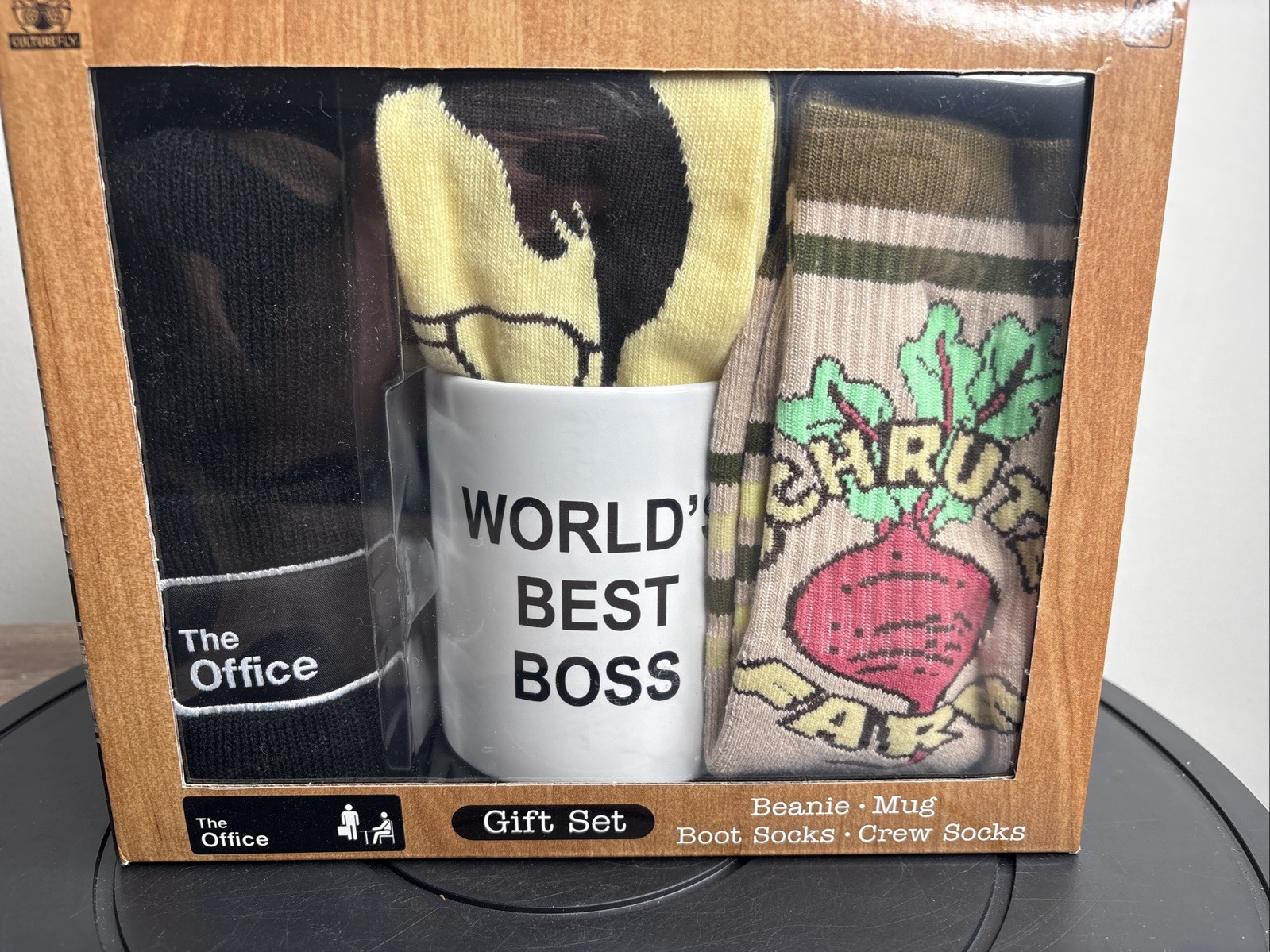 The Office TV Show Gift Set World’s Best Boss Mug, Socks, Knit Cap New in Box!!!