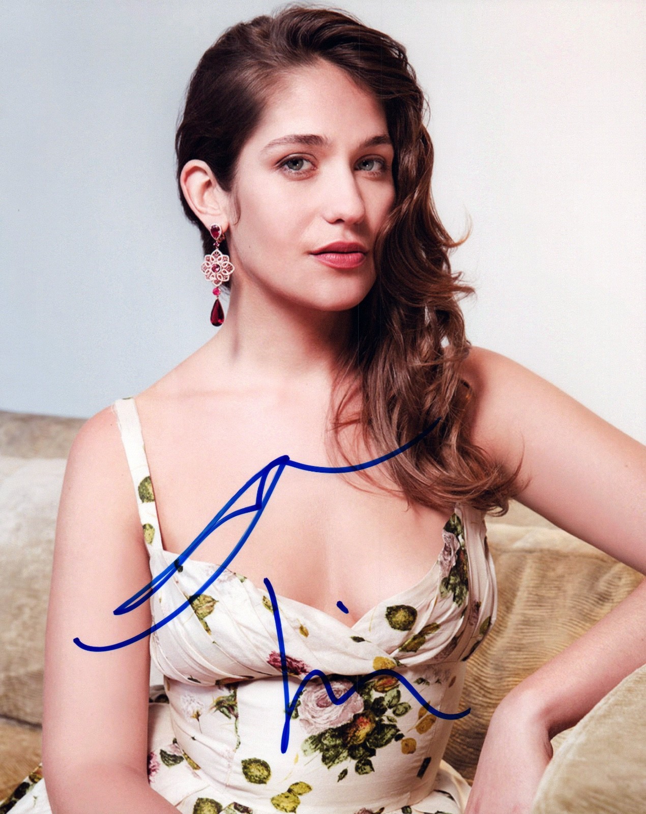 Lola Kirke Signed Autograph 8×10 Photo MOZART IN THE JUNGLE Actress COA