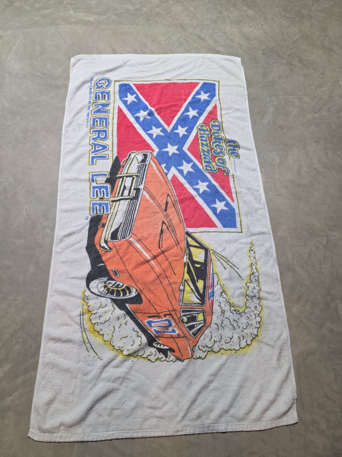 VTG 1981 Dukes of Hazzard General Lee Beach Towel Cannon Franco 01 Charger USA