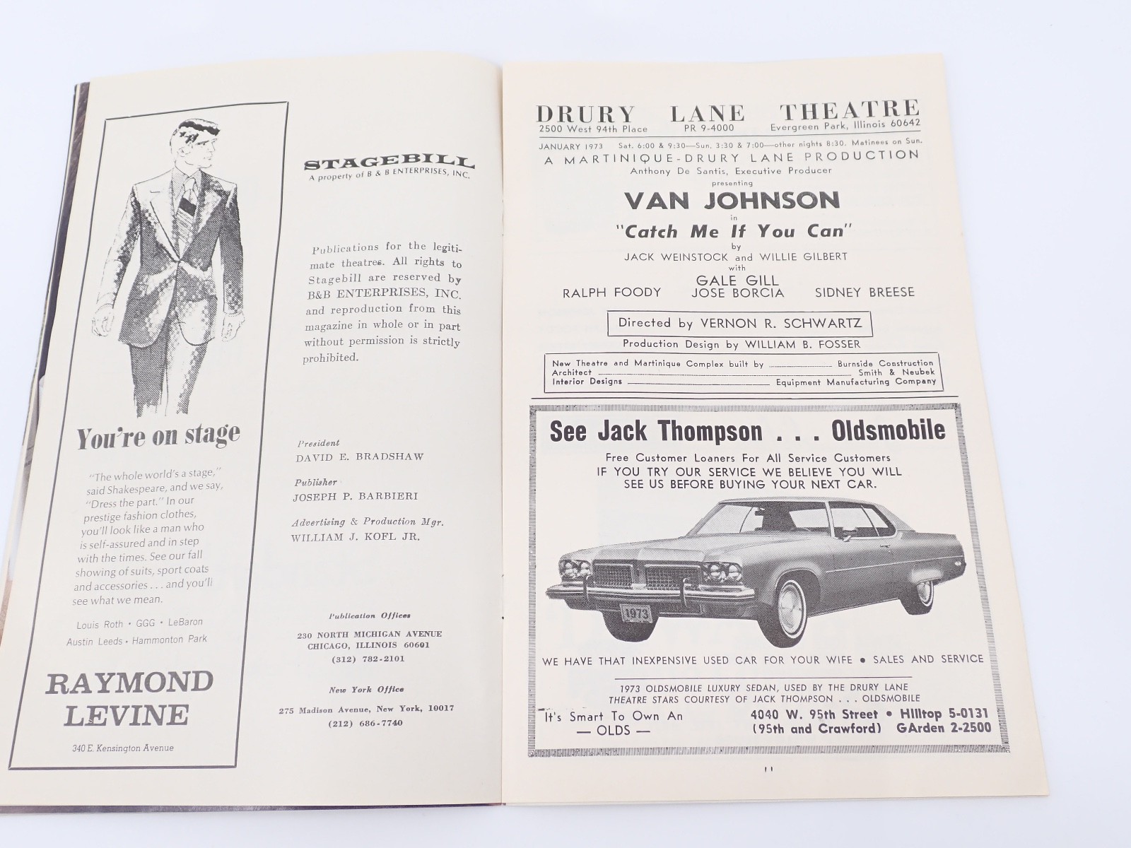 Van Johnson Autographed 1973 Drury Lane Theatre Program Catch Me If You Can