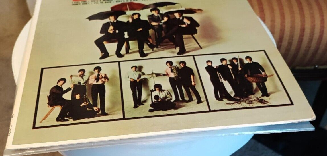 Original VG++ to NM- “Mono” Beatles 65′ on The Original Capitol Rainbow Label