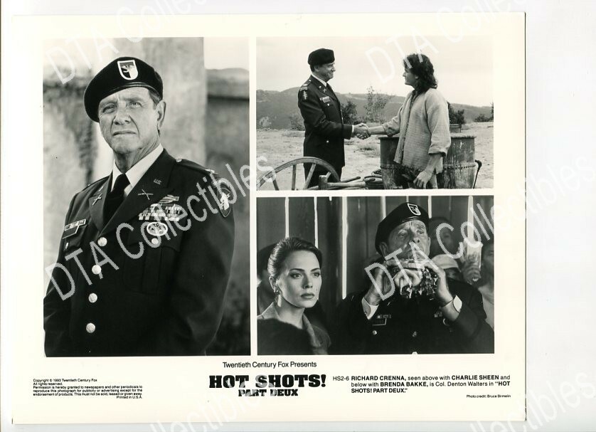 HOT SHOTS PART DEUX-1993-8 X 10 STILL-NM-COMEDY-RICHARD CRENNA-SHEEN- BAKKE NM
