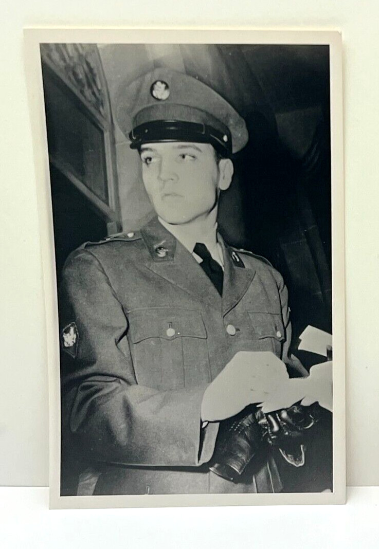ELVIS PRESLEY AUTHENTIC ORIGNAL 5×8″ PHOTO 1958 Military Service GERMANY RARE