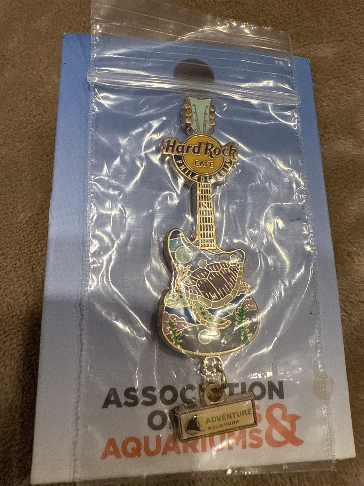Aza Guitar endangered species, Hard Rock Cafe Pin, Zoo, Sea Turtle 2012
