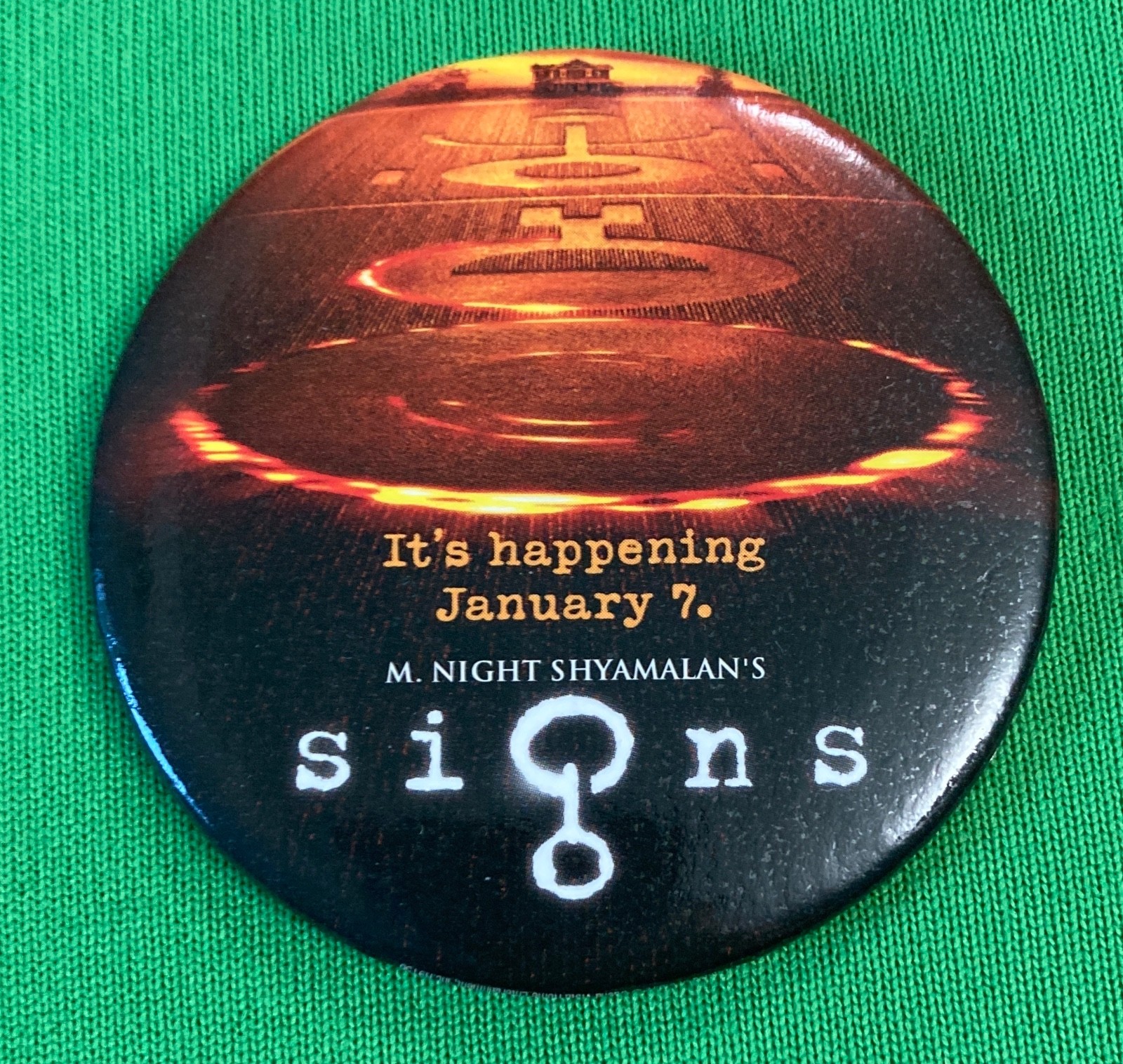 Blockbuster Era VINTAGE – “Signs” DVD Promotional Movie Button Pin