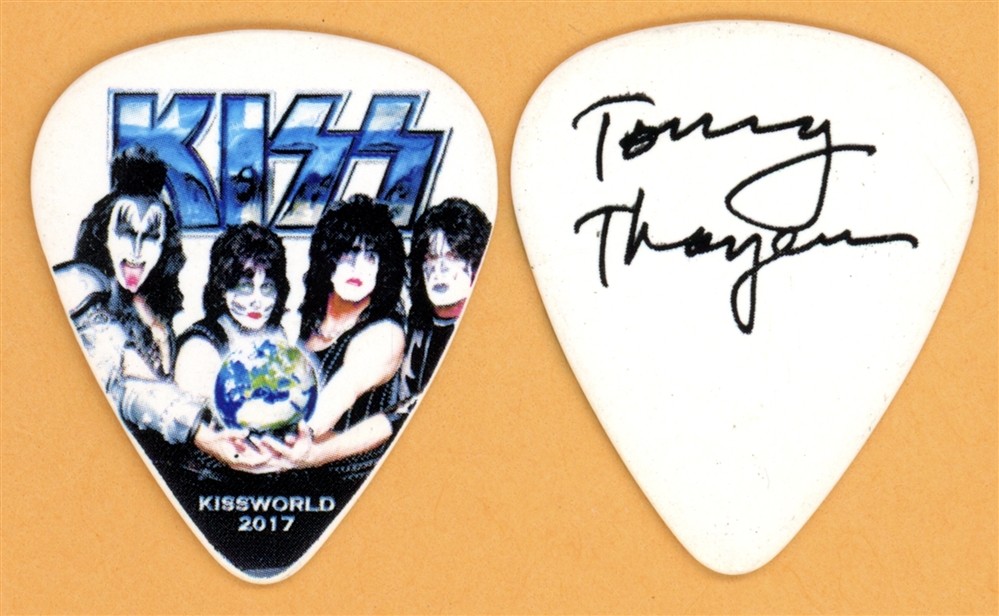 KISS Tommy Thayer Finland Flag Vintage Guitar Pick – 2017 KISSWORLD Tour