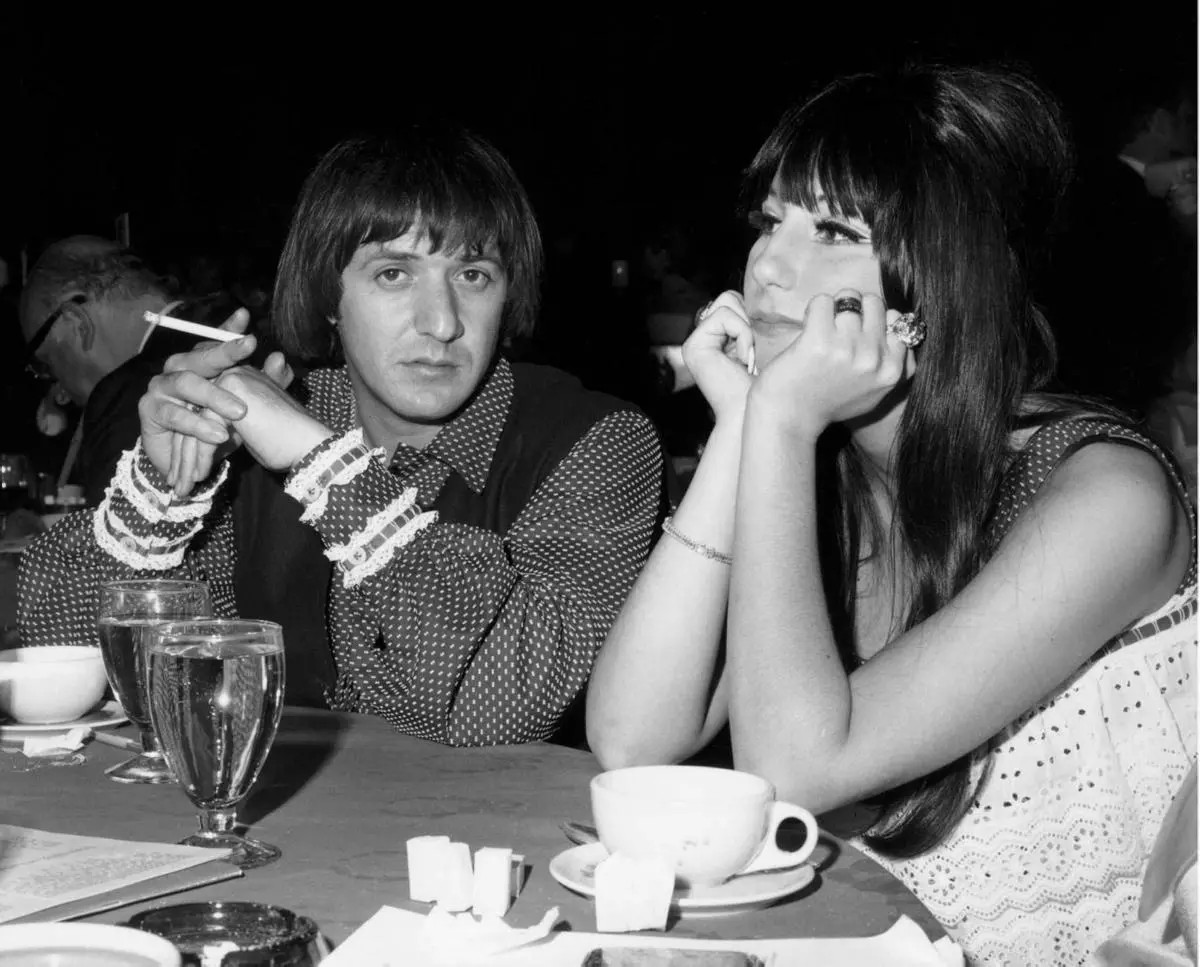 Sonny Bono And Cher Thoughtful Sitting 4×6 Picture Photo Print