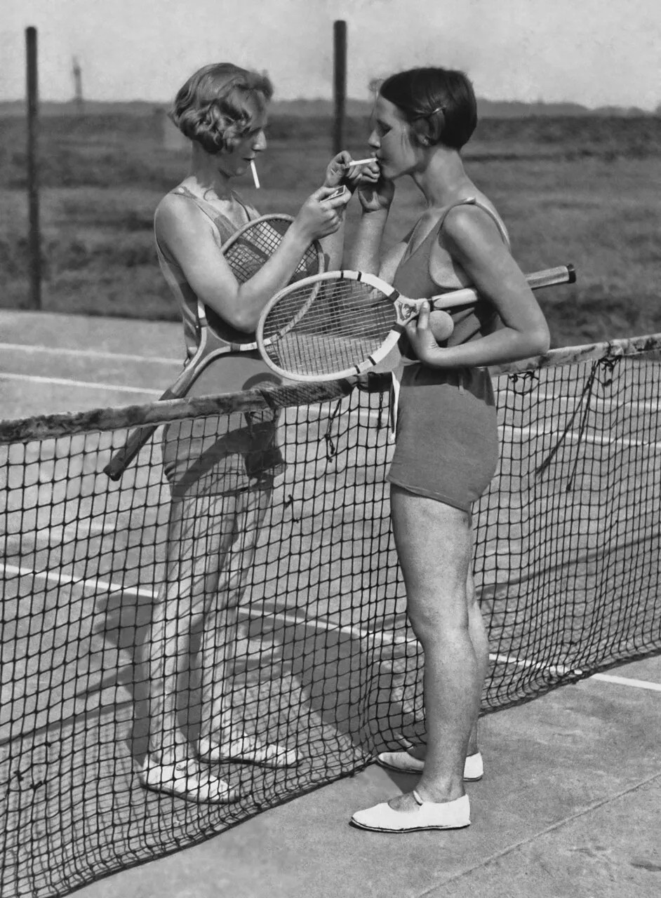 Ginger Rogers Smoking On The Tennis Court 4×6 Picture Celebrity Print