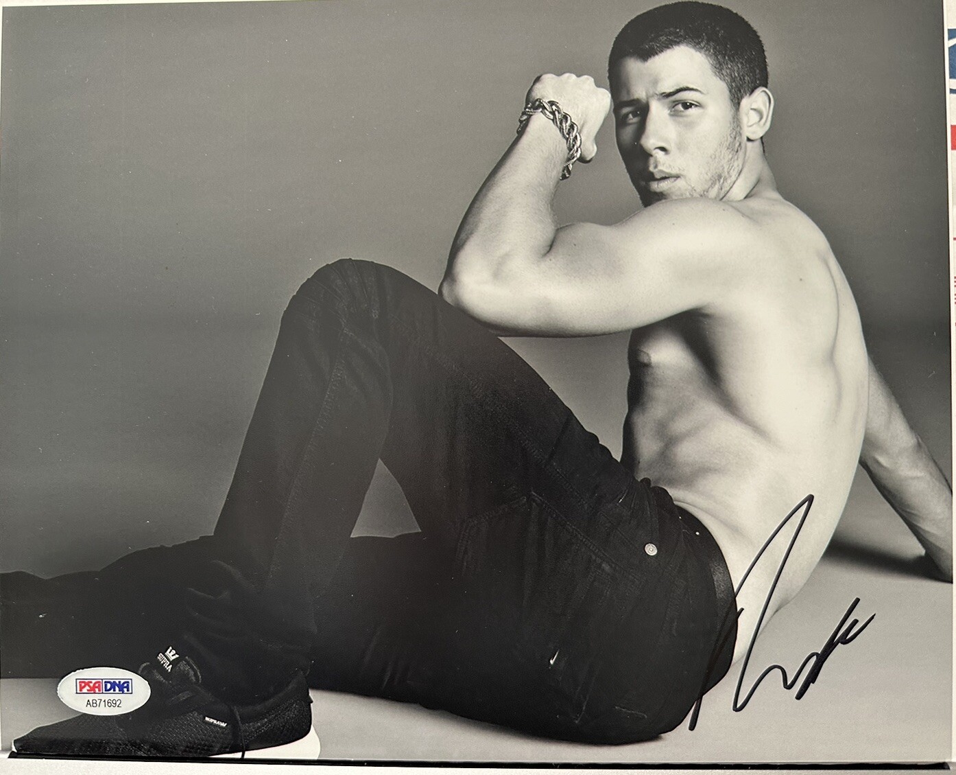 NICK JONAS SIGNED PHOTO 8X10 THE JONAS BROTHERS AUTOGRAPH SEXY SHIRTLESS ABS COA