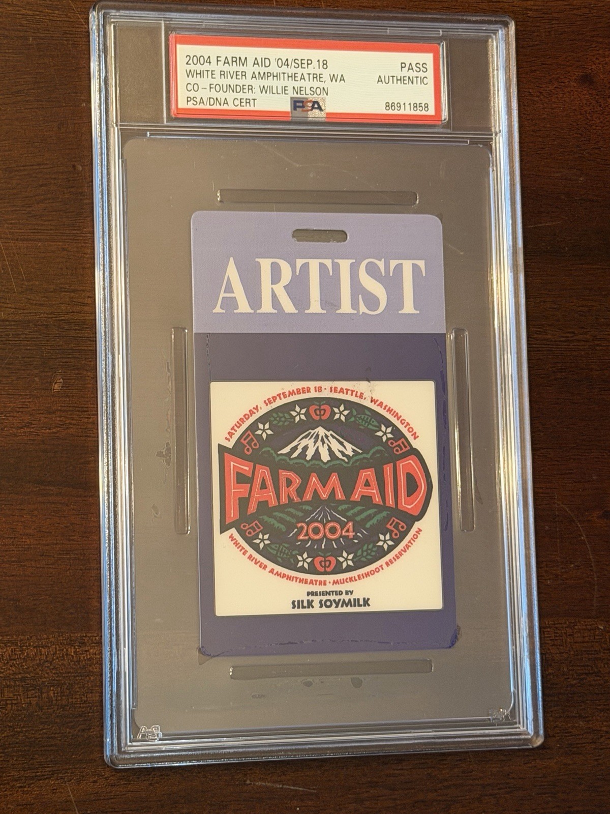 Willie Nelson Signed Farm Aid 2004 Sponsor pass PSA/DNA Certified Auto