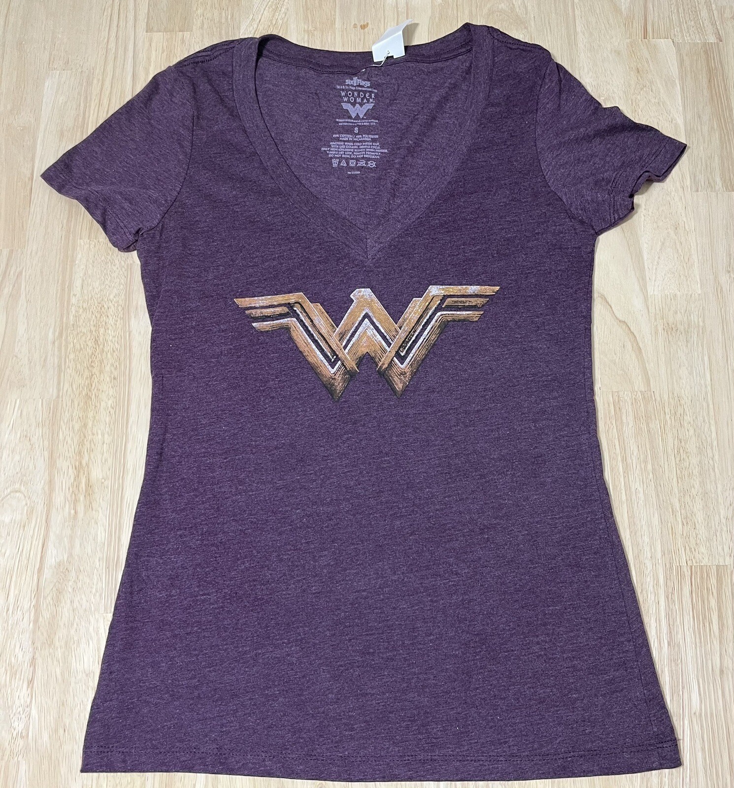 (S) Six Flags WONDER WOMAN V-Neck Logo Shirt Distresses Gold Foil Print Tee NWT