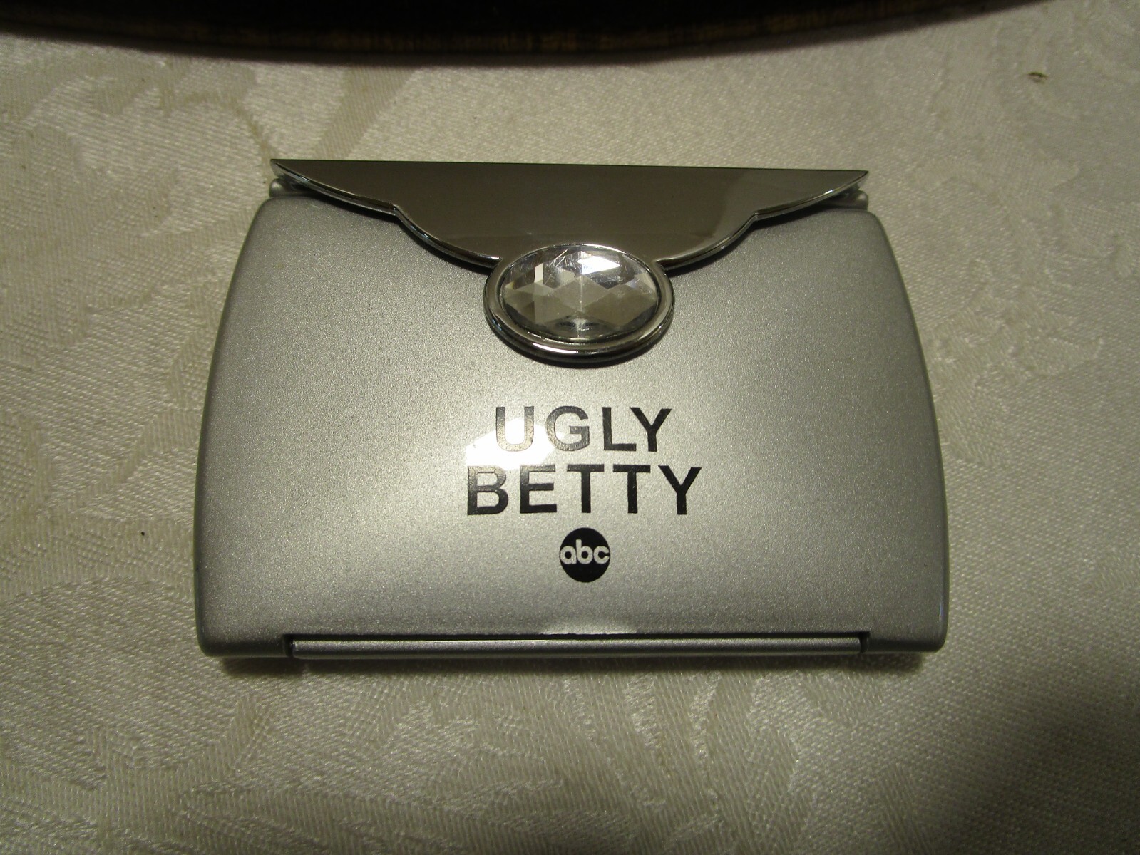 Collectible Ugly Betty Compact Pocket Mirror Folding ABC Studios TV Series 2006