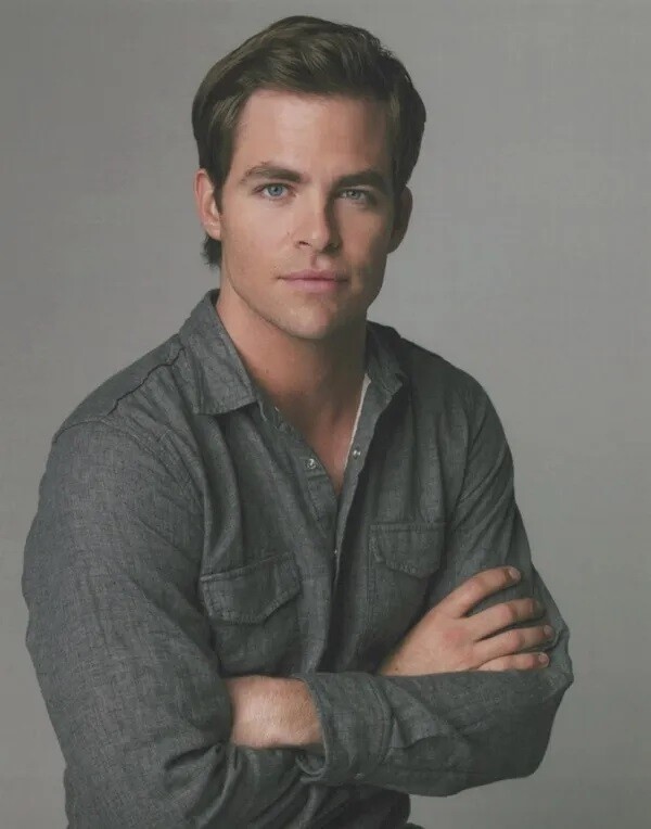 Chris Pine Studio Portrait As Kirk For Star Trek Movie 8×10 PHOTO PRINT