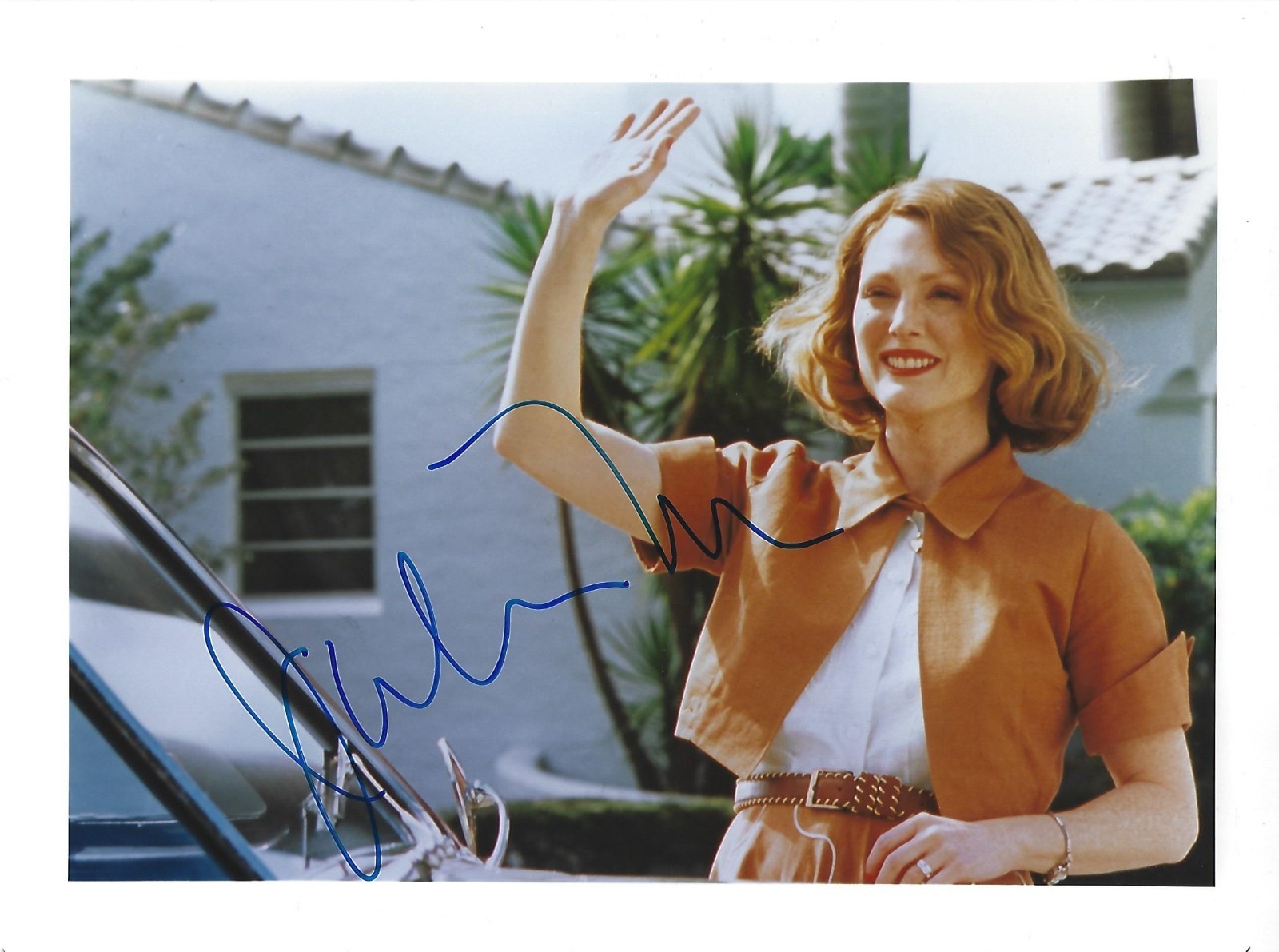 Cute JULIANNE MOORE Signed 8 x 10.75 Photo