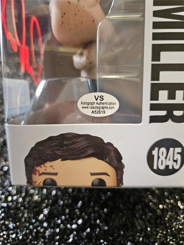 PEDRO PASCAL HAND SIGNED AUTOGRAPHED FUNKO POP THE LAST OF US JOEL MILLER W/ COA