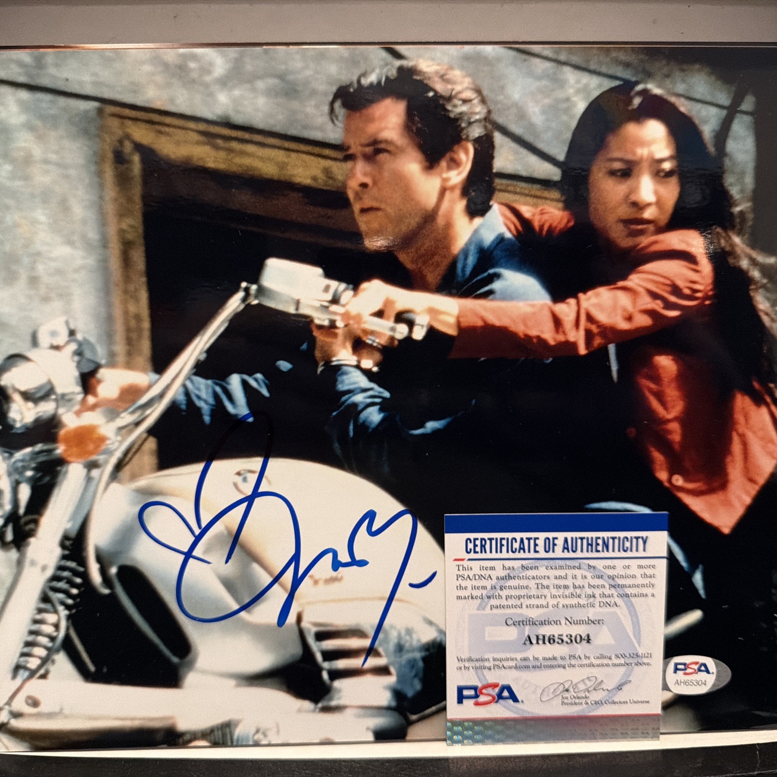 Michelle Khan Yeoh Signed 8×10 OO7 Photo James Bond Autographed PSA COA