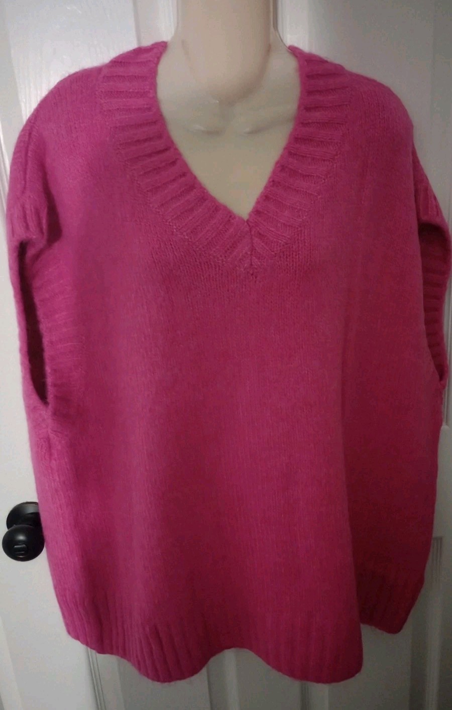 MEAN GIRLS 24/ANGOURIE RICE/CADY/SCREEN WORN WARDROBE OVERSIZED PINK SWEATER